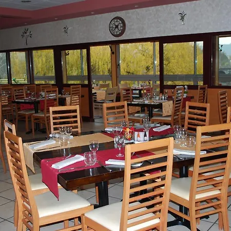 Hotel Logis L'estredelle 2*