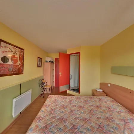 Logis L'estredelle فندق
