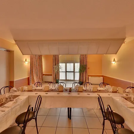 Logis L'estredelle Hotel
