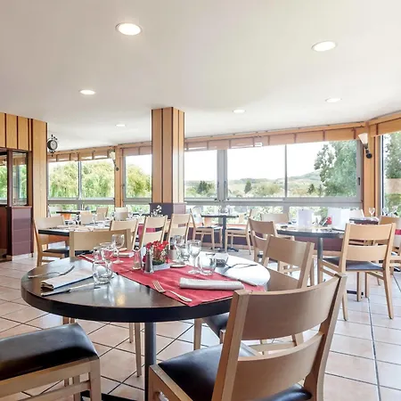 Logis L'estredelle Hotel 2*
